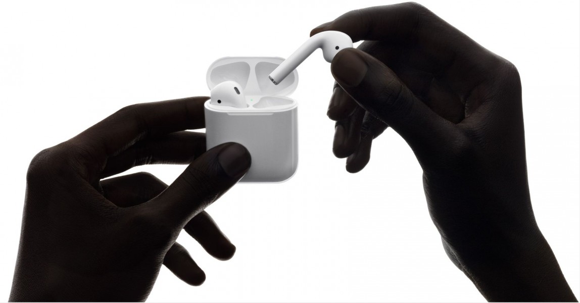 Apple「AirPods」発売開始、魔法のようなワイヤレスイヤホン