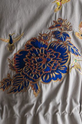 レインメーカーと現代の琳派による豪華絢爛なミリタリージャケット